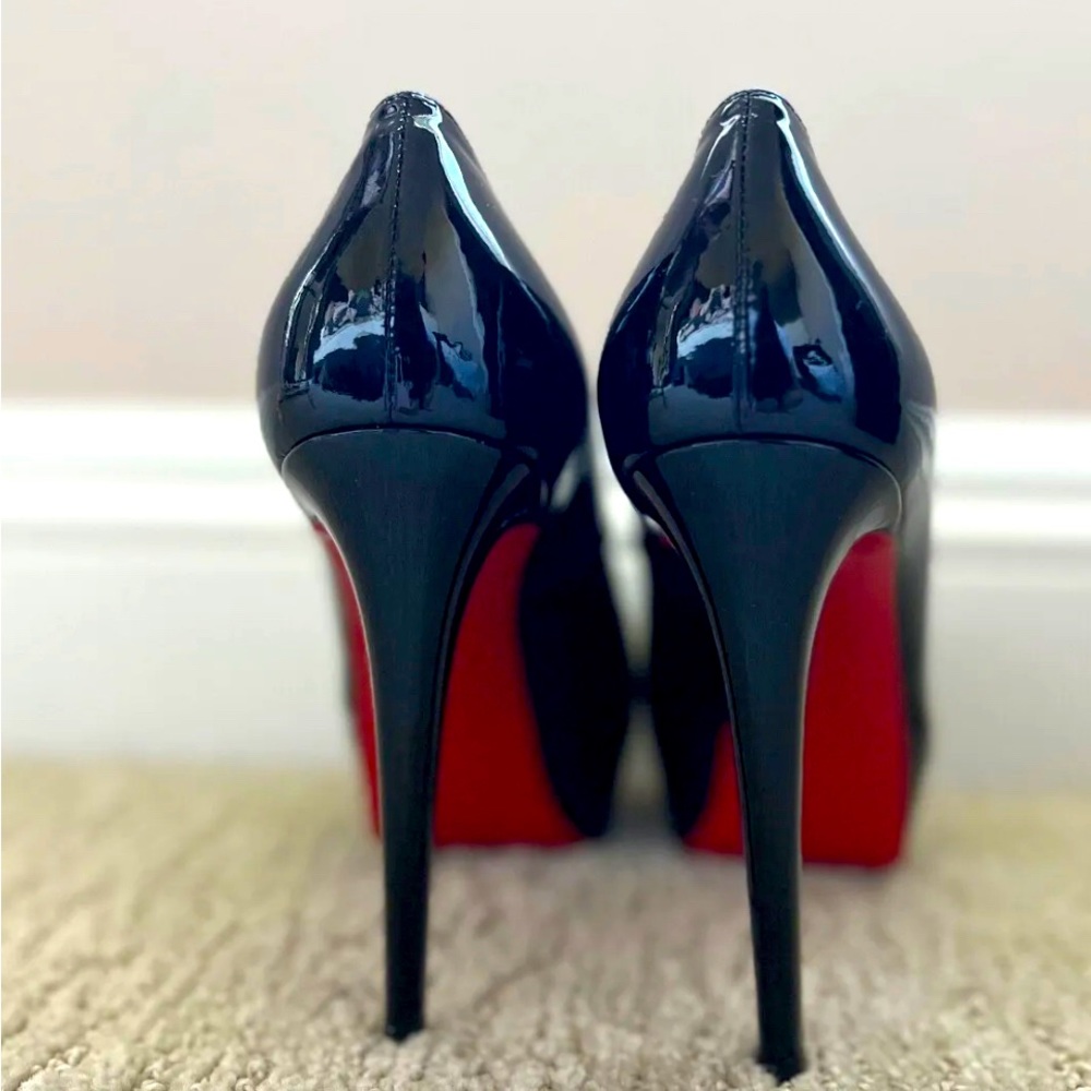 NWOB Christian Louboutin Bianca Patent Calf - Black 9B (39)